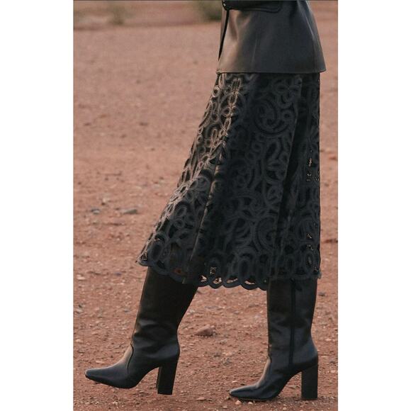 EUC Schutz Black Leather Camille Booties - 8.5 US - Picture 2 of 7
